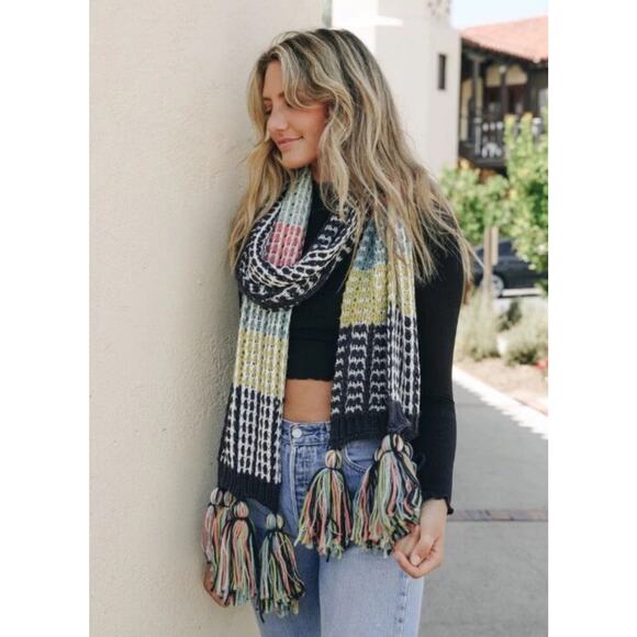 Colorblock Contrast Knit Oversized Scarf - Picture 1 of 4